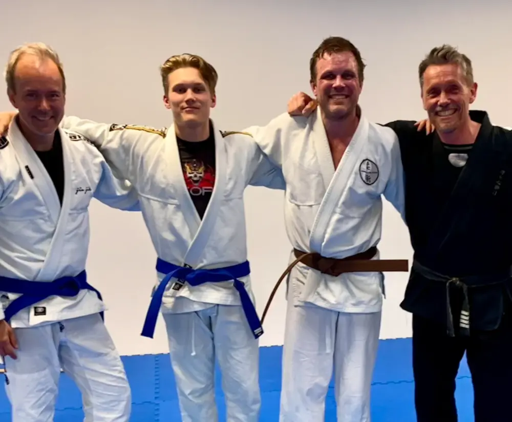 Instruktørteamet i Lørenskog Ju Jitsu Klubb — Lars Offerdal, John Aarvik, Thomas Baadshaug og Einar Aarvik